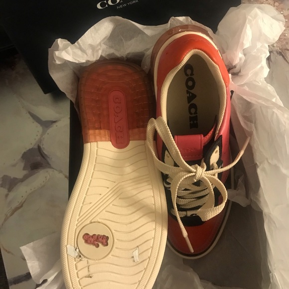 Snakers - Picture 3 of 3